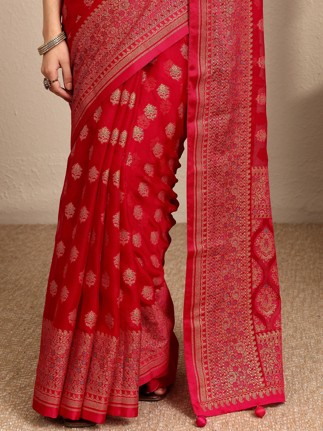 Red Printed Georgette Saree With Unstitched Blouse Piece