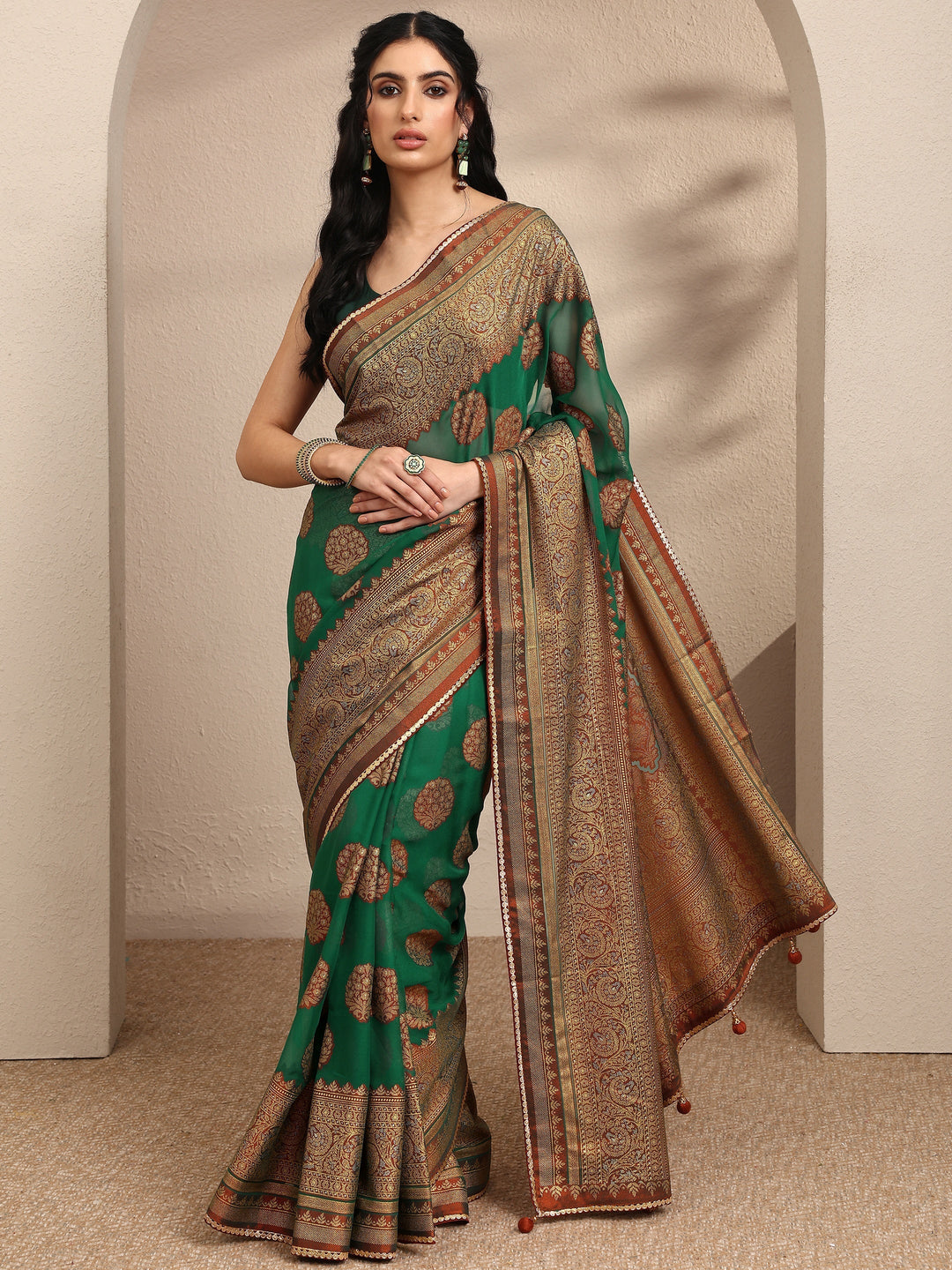 Green Printed Georgette Saree With Unstitched Blouse Piece