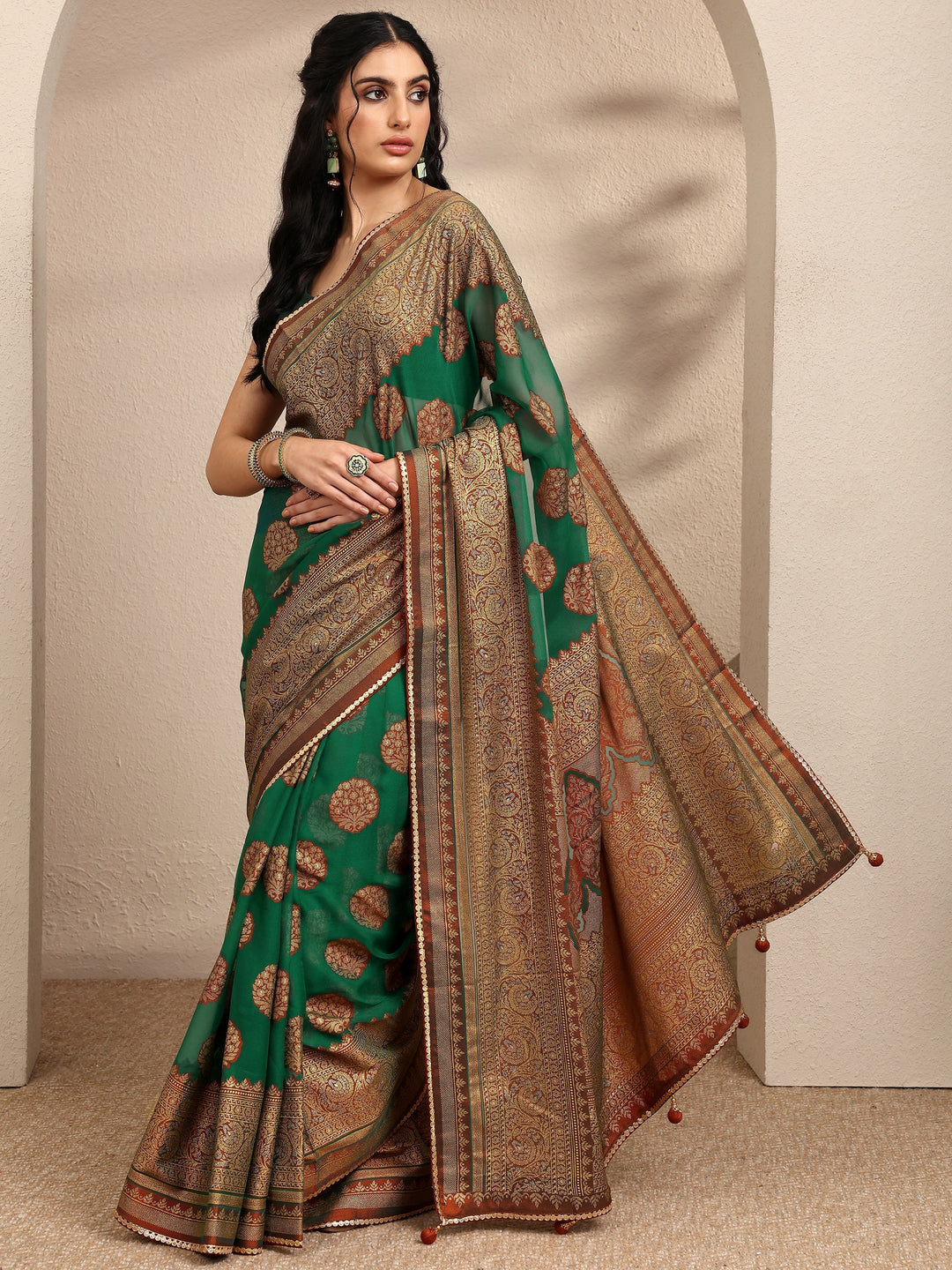 Green Printed Georgette Saree With Unstitched Blouse Piece