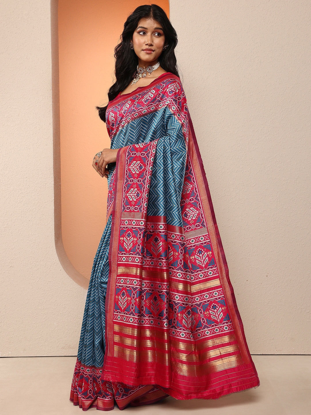 Blue Chevron Woven Design Silk Blend Saree With Unstitched Blouse Piece