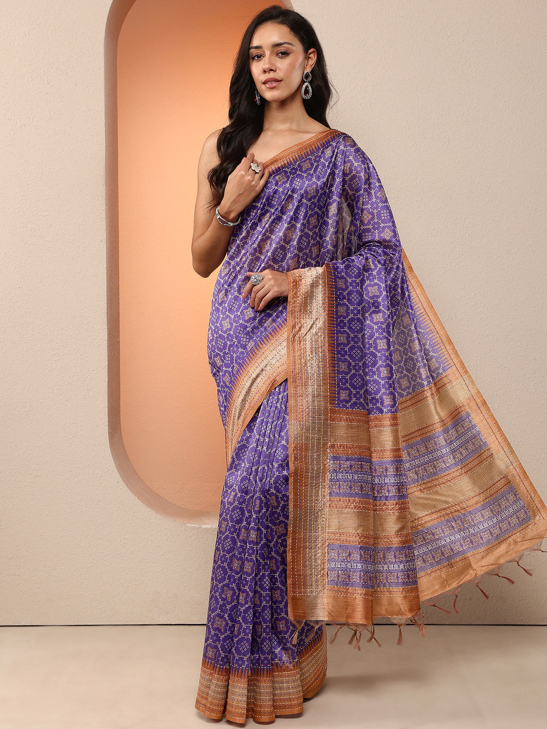 Purple Printed Silk Blend Saree With Unstitched Blouse Piece