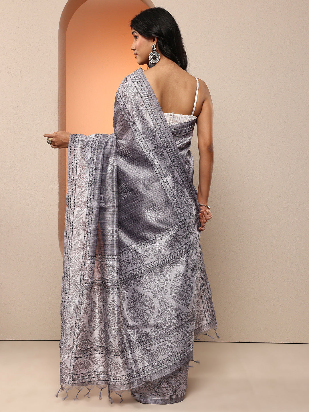 Grey Printed Silk Blend Saree With Unstitched Blouse Piece