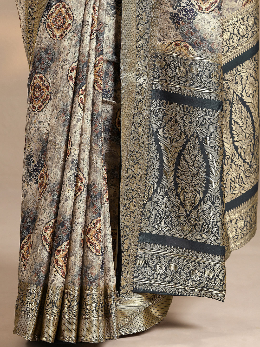 Grey Printed Silk Blend Saree With Unstitched Blouse Piece