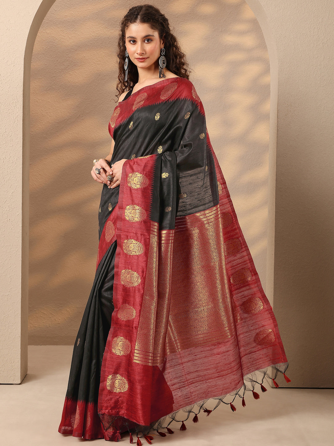 Black Woven Design Silk Blend Saree With Unstitched Blouse Piece