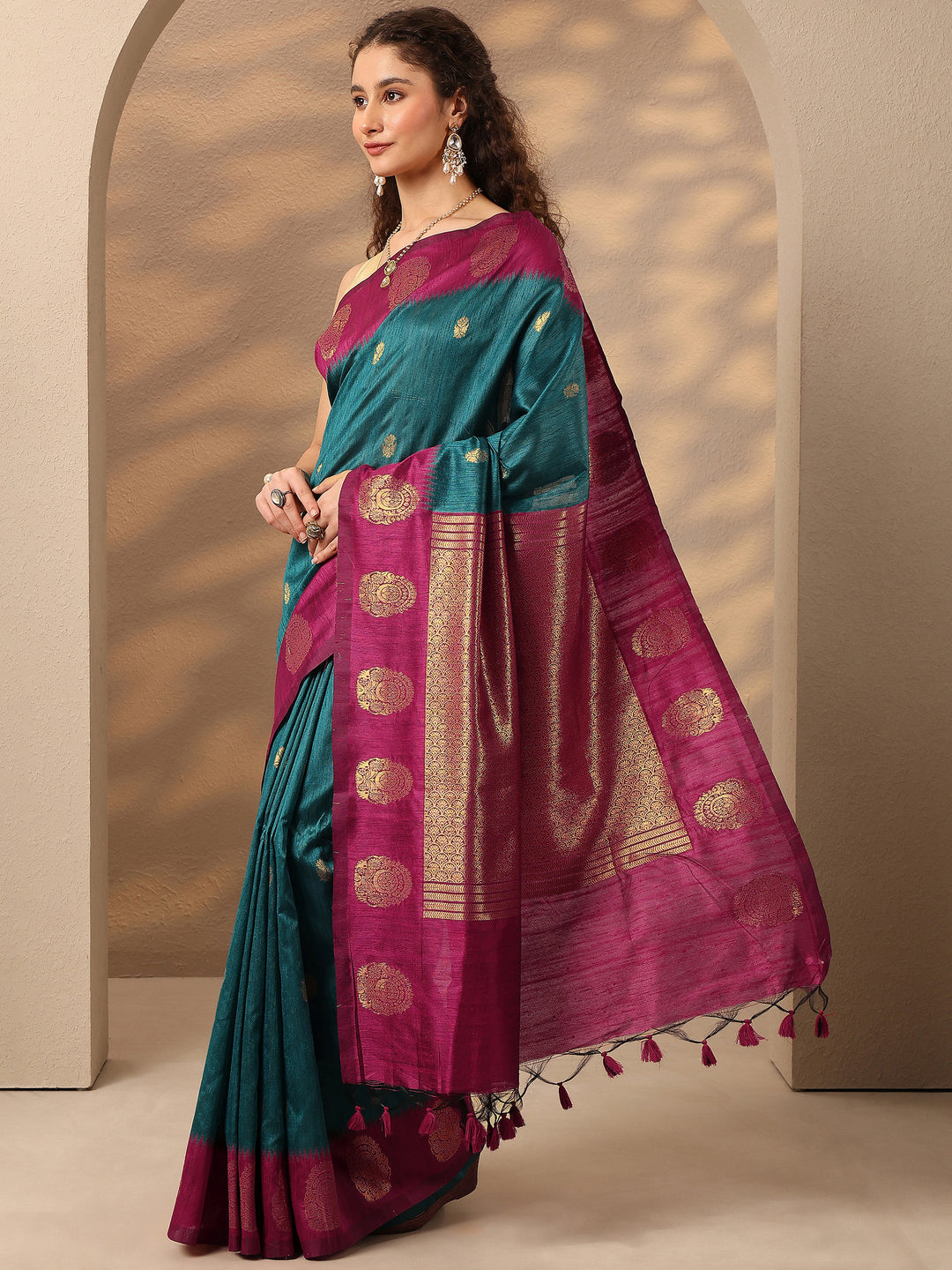 Green Woven Design Silk Blend Saree With Unstitched Blouse Piece