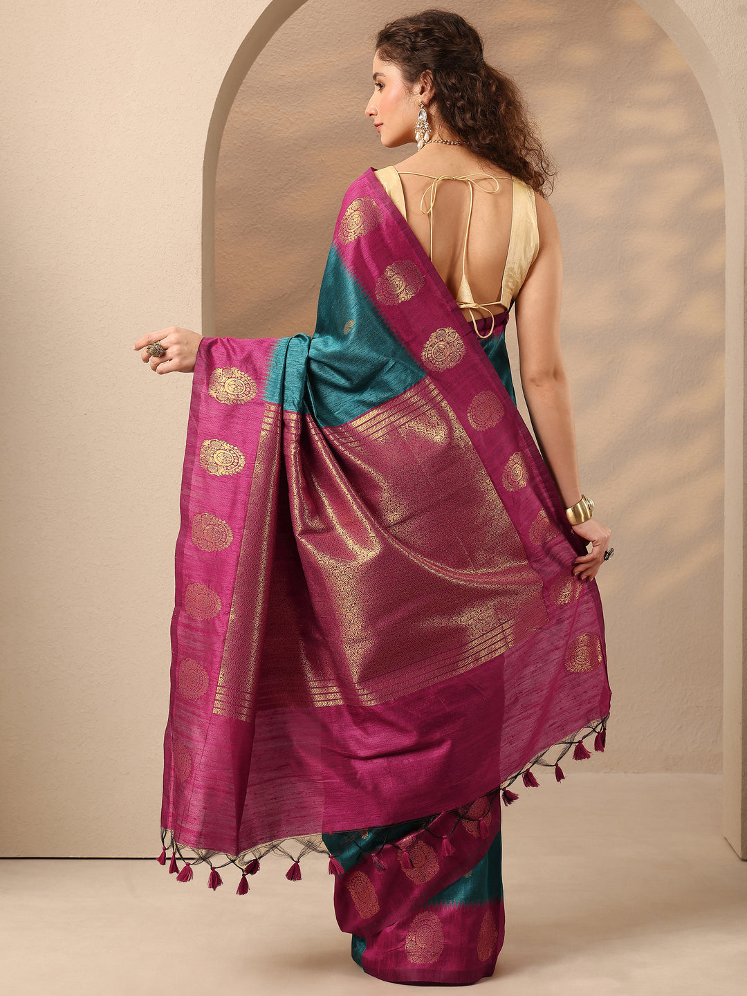 Green Woven Design Silk Blend Saree With Unstitched Blouse Piece