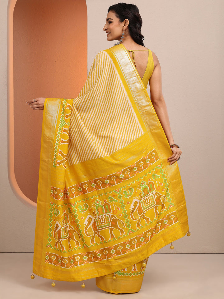 Yellow Leheriya Printed Silk Blend Saree With Unstitched Blouse Piece