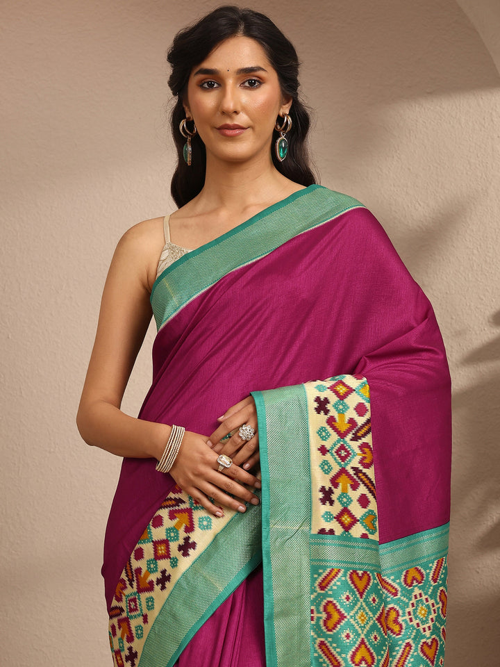 Burgundy Solid Silk Blend Saree With Unstitched Blouse Piece