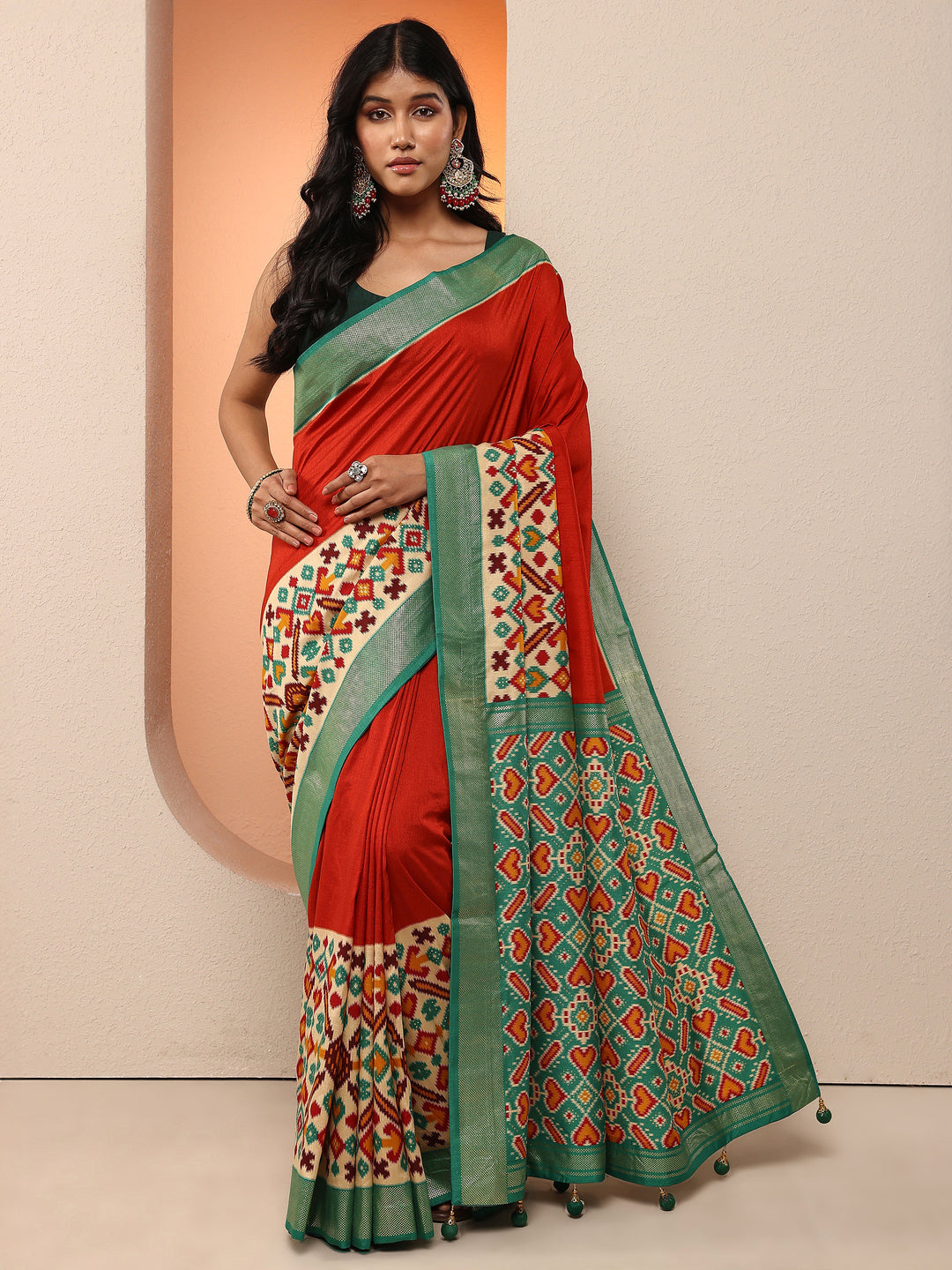 Rust Solid Silk Blend Saree With Unstitched Blouse Piece