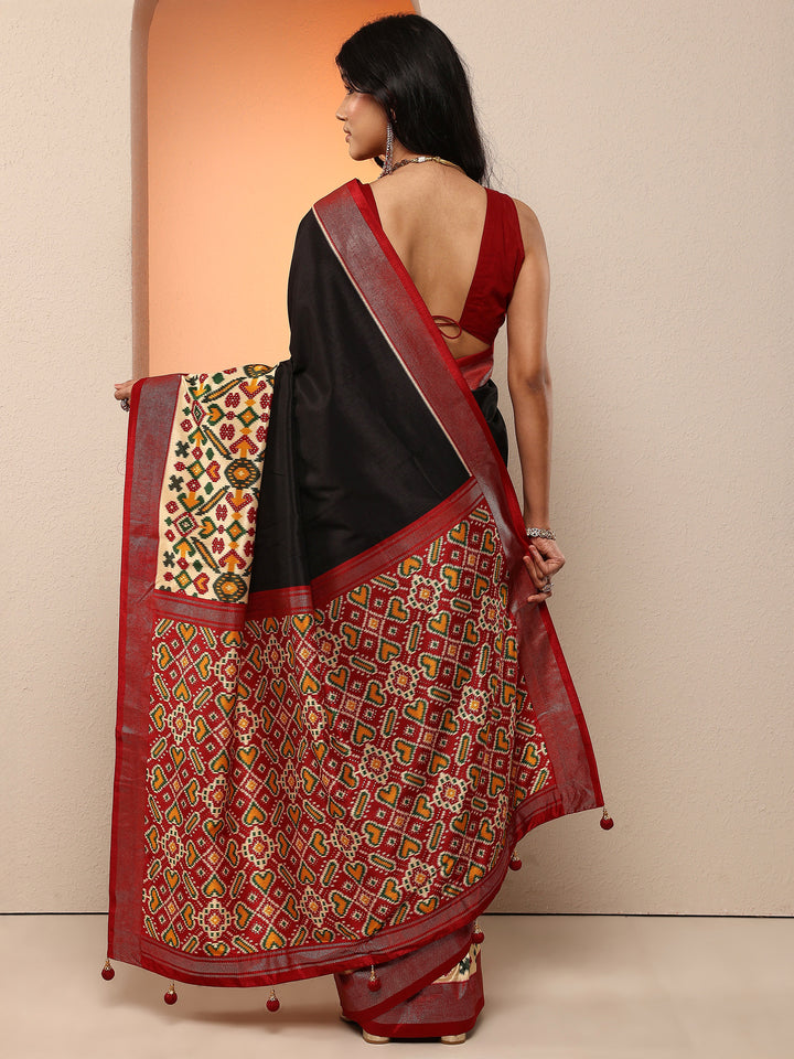 Black Solid Silk Blend Saree With Unstitched Blouse Piece