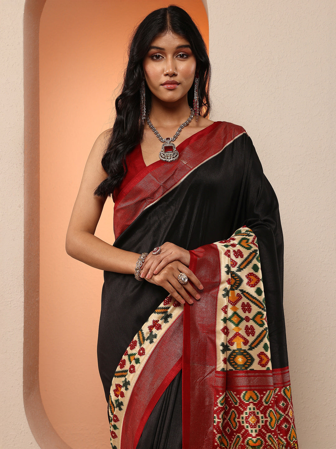 Black Solid Silk Blend Saree With Unstitched Blouse Piece