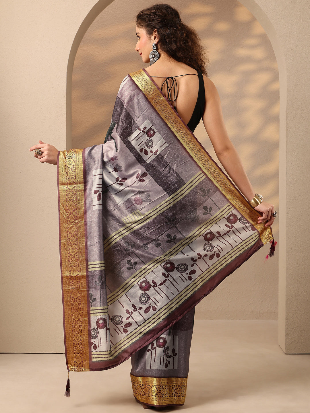 Purple Printed Silk Blend Saree With Unstitched Blouse Piece
