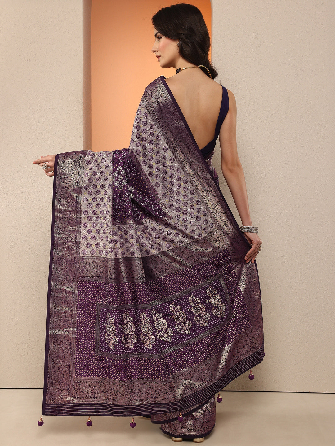 Purple Printed Silk Blend Saree With Unstitched Blouse Piece