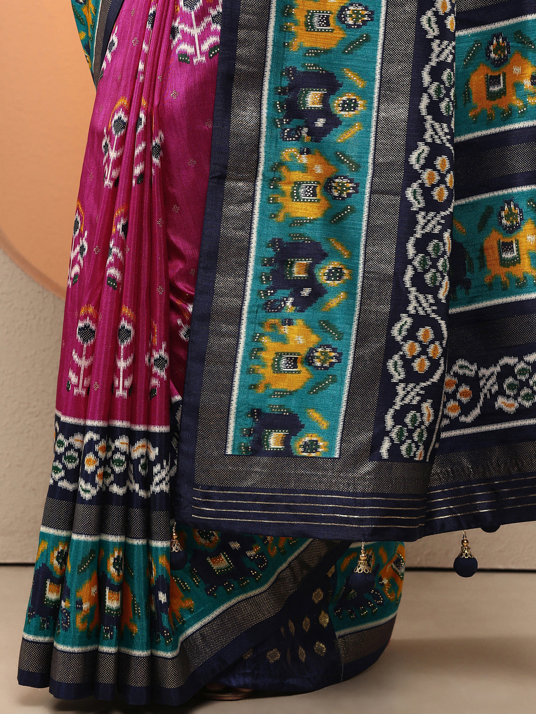 Pink Printed Silk Blend Saree With Unstitched Blouse Piece