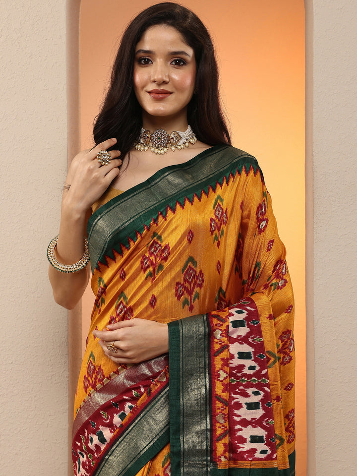 Mustard Printed Silk Blend Saree With Unstitched Blouse Piece