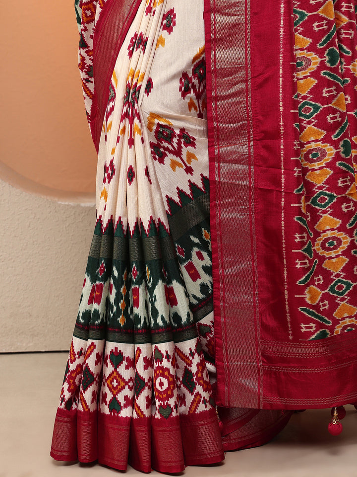 Off White Printed Silk Blend Saree With Unstitched Blouse Piece