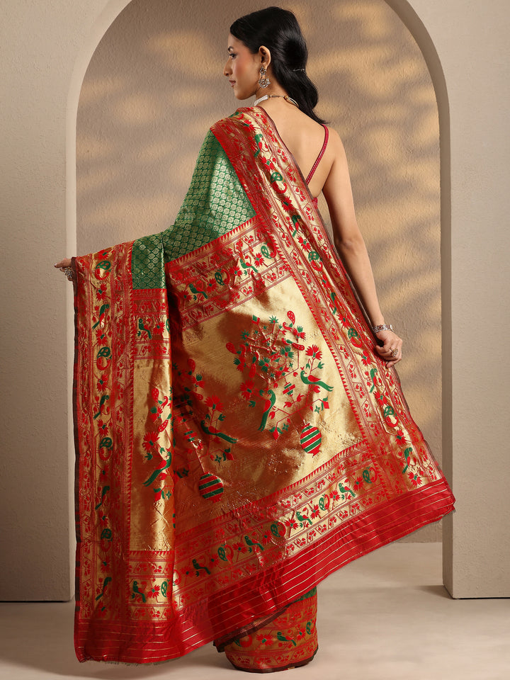 Green Woven Design Silk Blend Banarasi Saree With Unstitched Blouse Piece