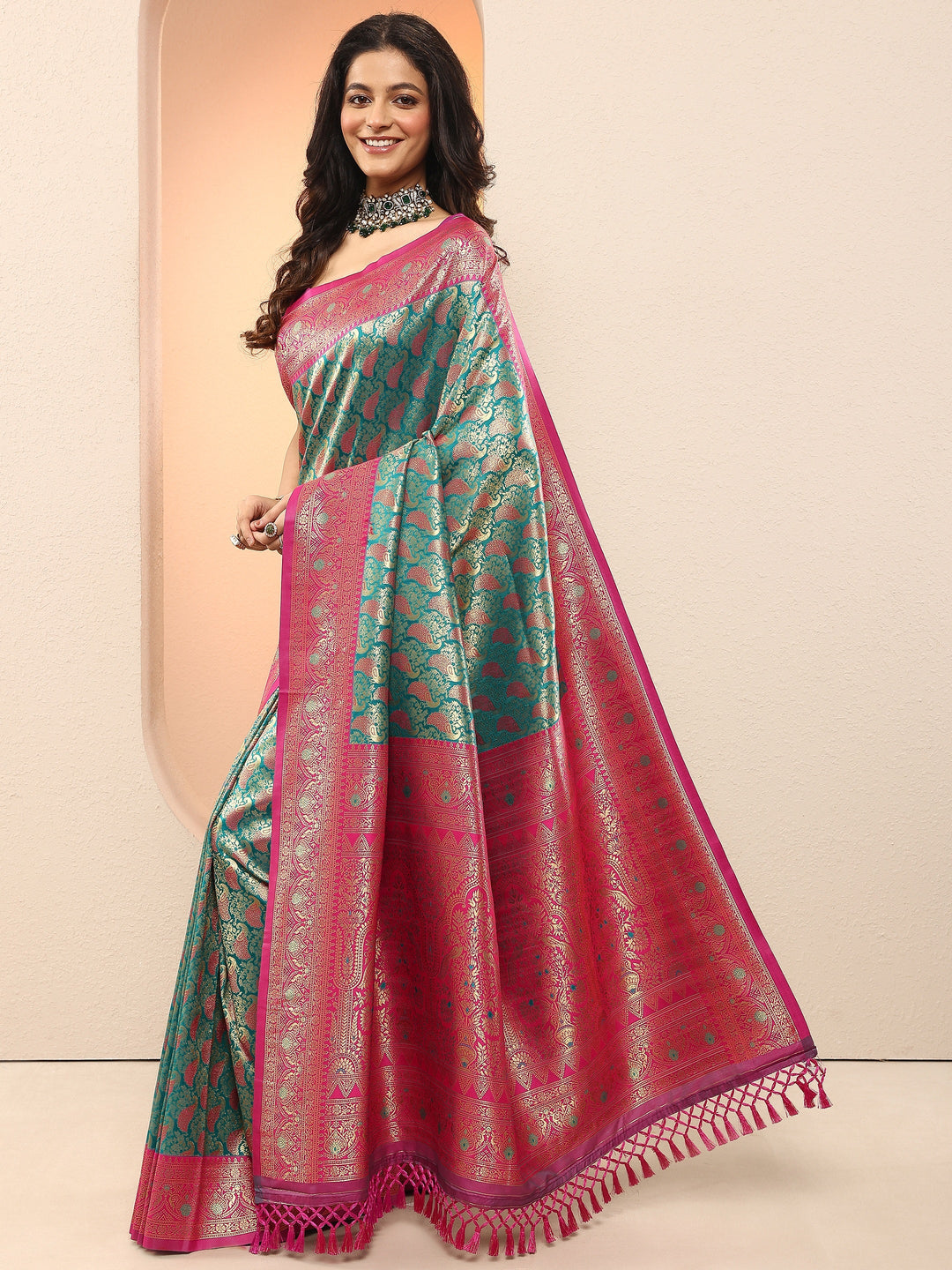 Green Woven Design Silk Blend Sarees With Unstitched Blouse Piece