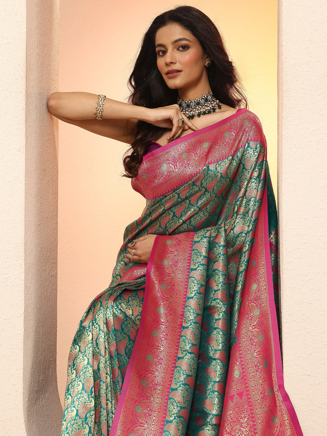 Green Woven Design Silk Blend Sarees With Unstitched Blouse Piece