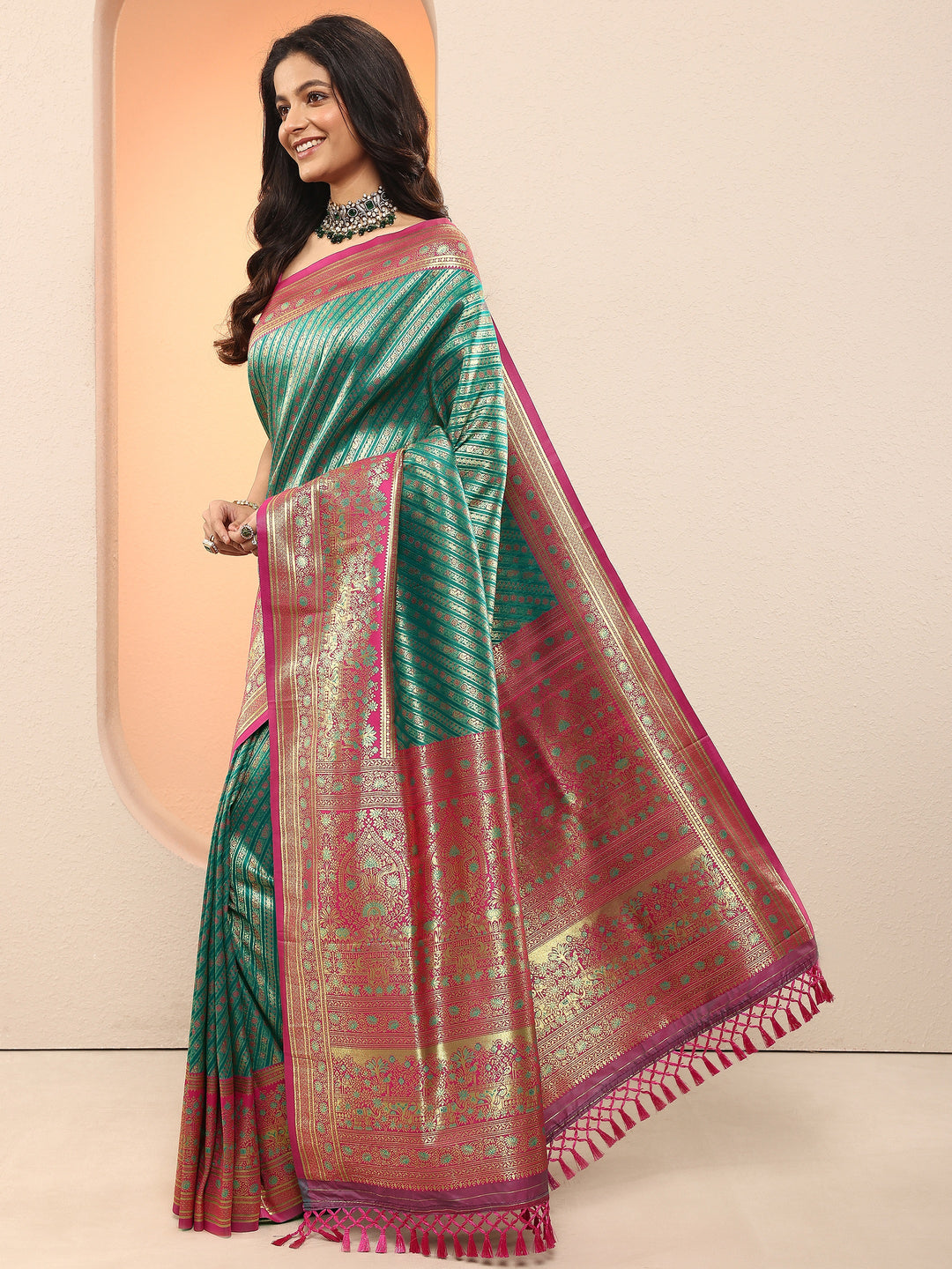 Green Woven Design Silk Blend Sarees With Unstitched Blouse Piece