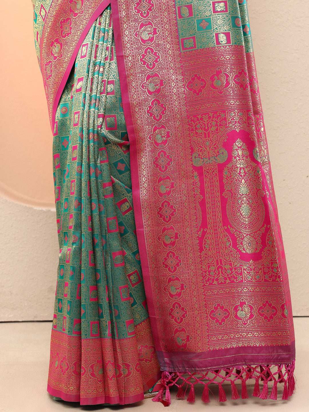 Green Woven Design Silk Blend Sarees With Unstitched Blouse Piece