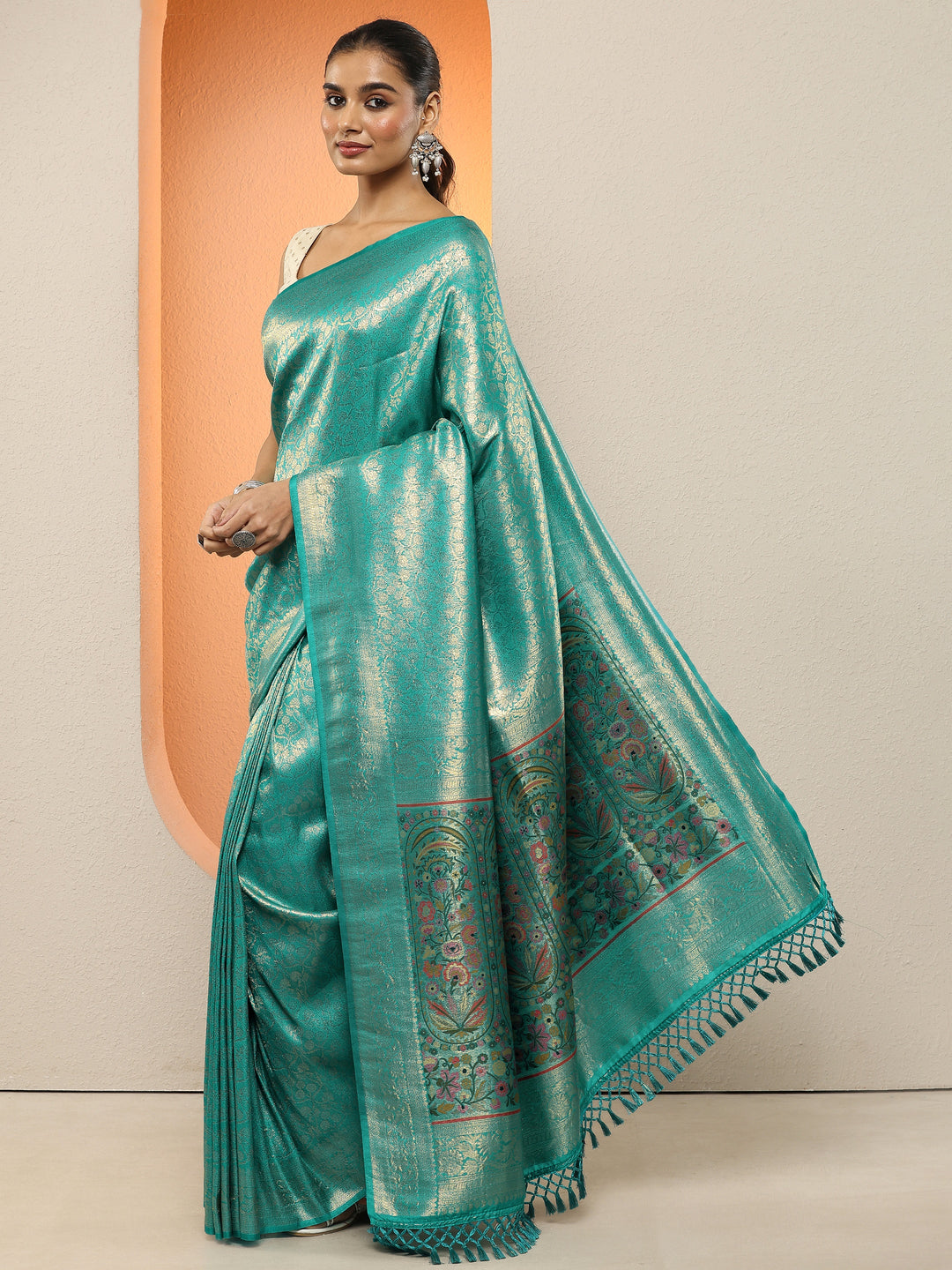Green Woven Design Silk Blend Sarees With Unstitched Blouse Piece