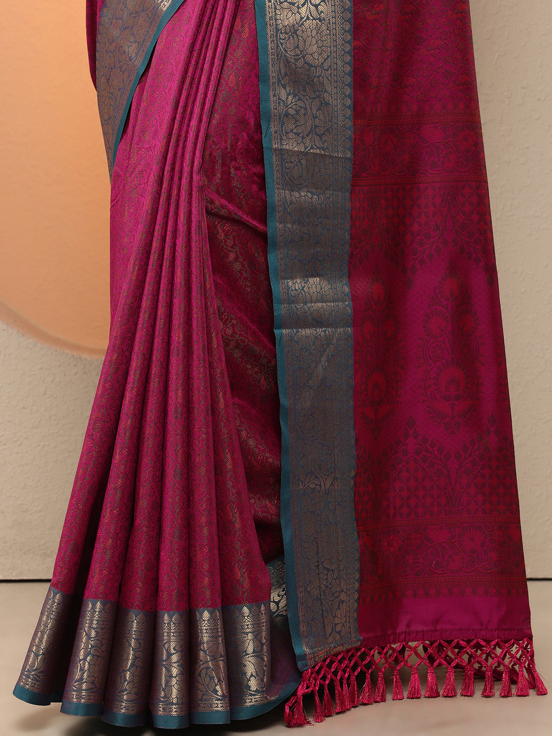 Magenta Woven Design Silk Blend Saree With Unstitched Blouse Piece