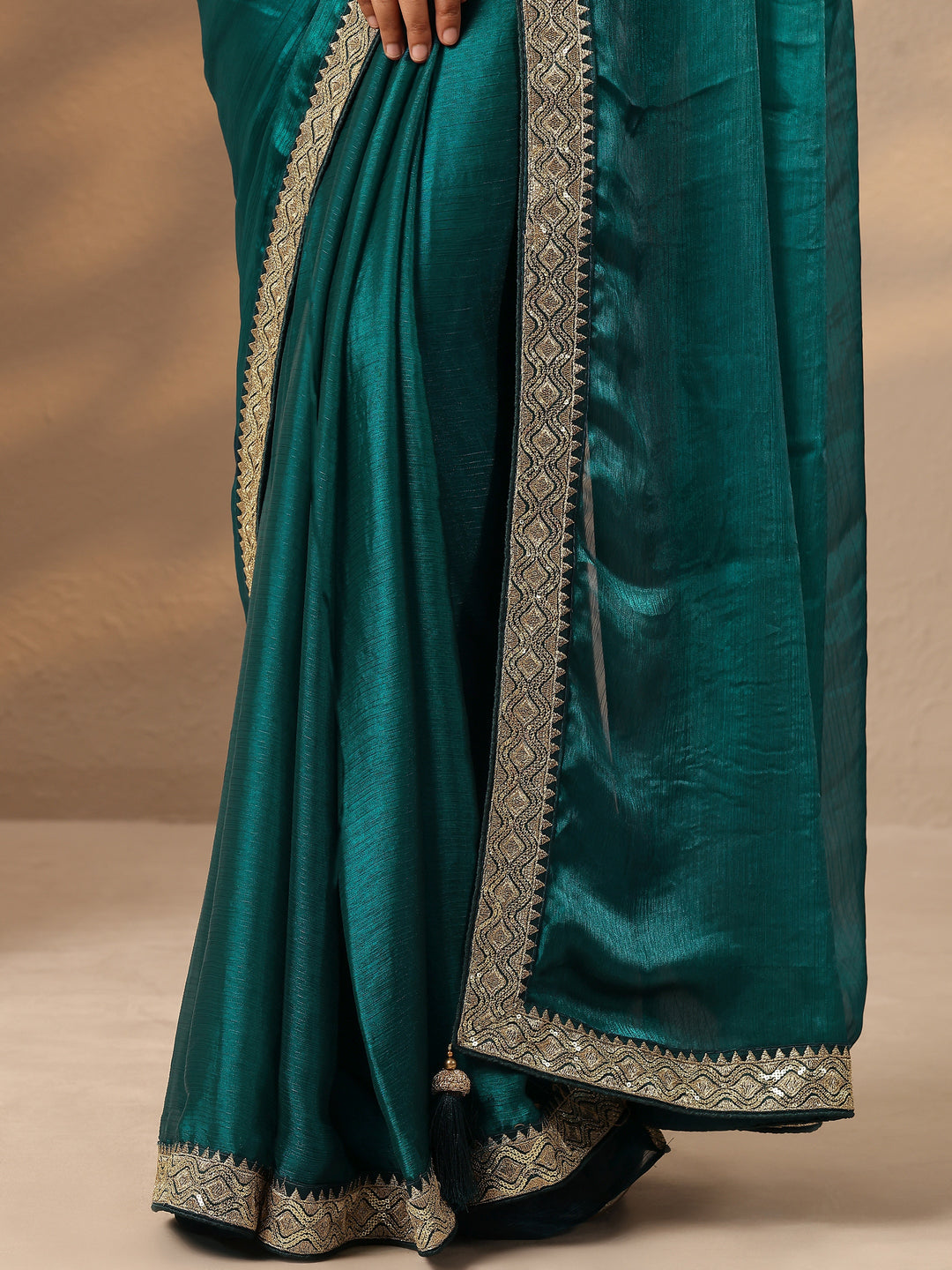 Teal Solid Silk Blend Saree With Unstitched Blouse Piece