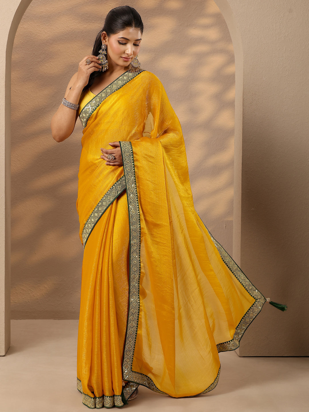 Mustard Solid Silk Blend Saree With Unstitched Blouse Piece