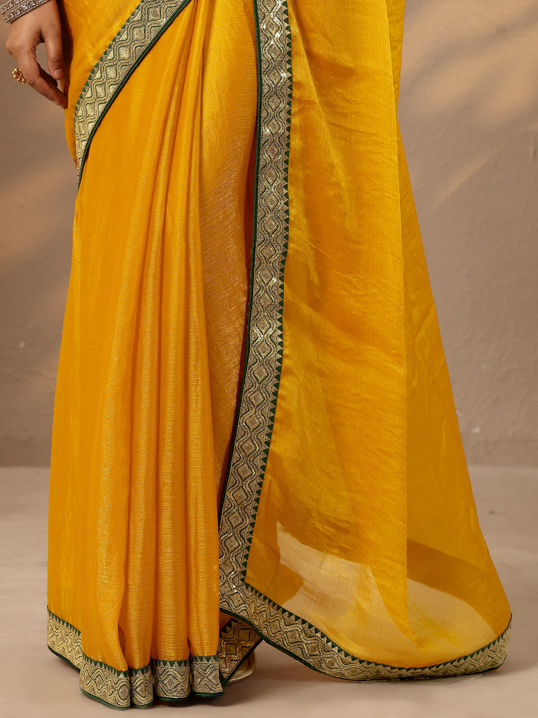 Mustard Solid Silk Blend Saree With Unstitched Blouse Piece