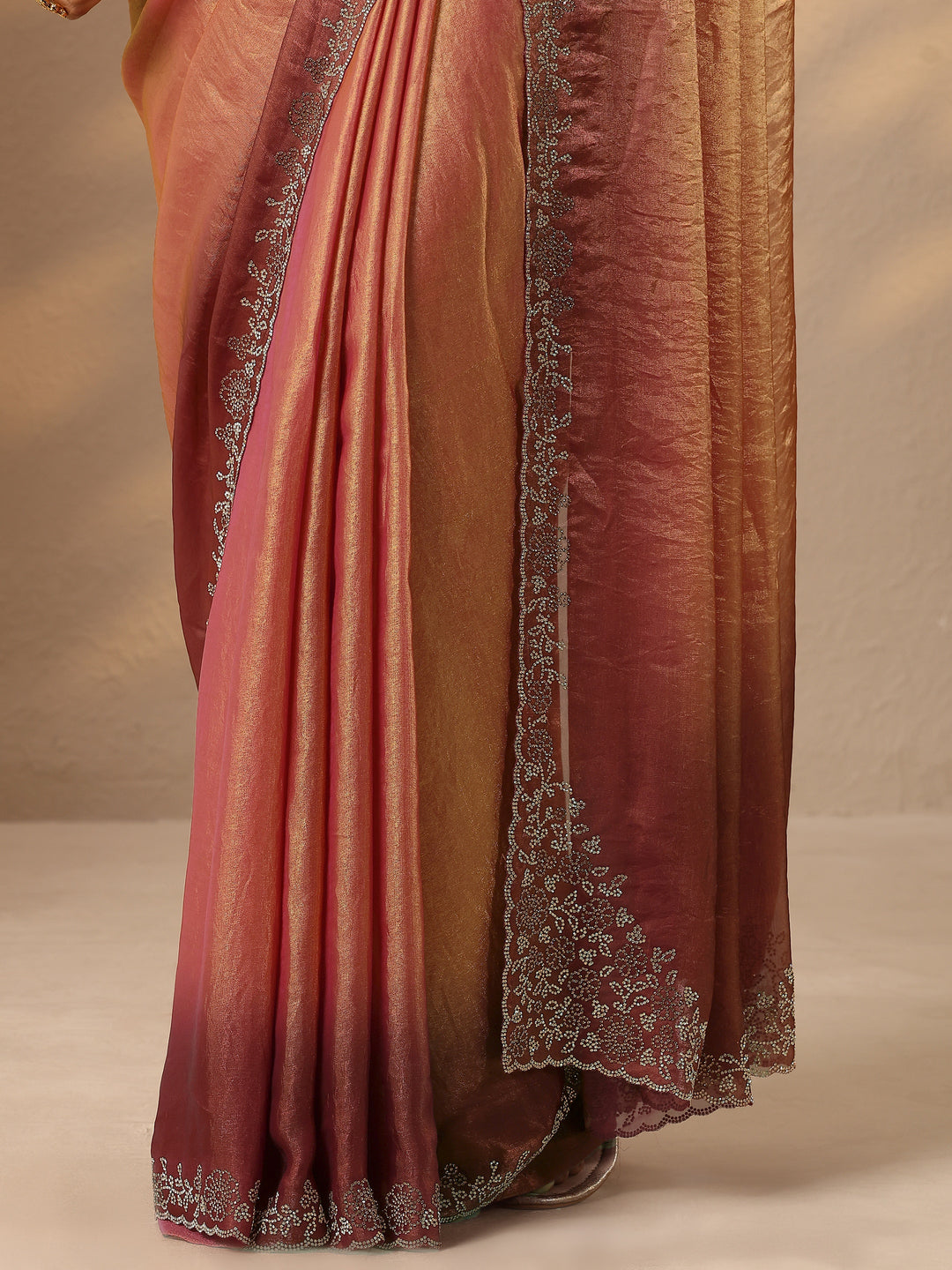 Mauve Solid Silk Blend Saree With Unstitched Blouse Piece