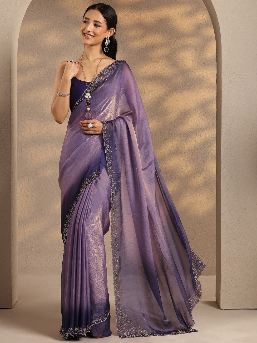 Lavender Solid Silk Blend Saree With Unstitched Blouse Piece