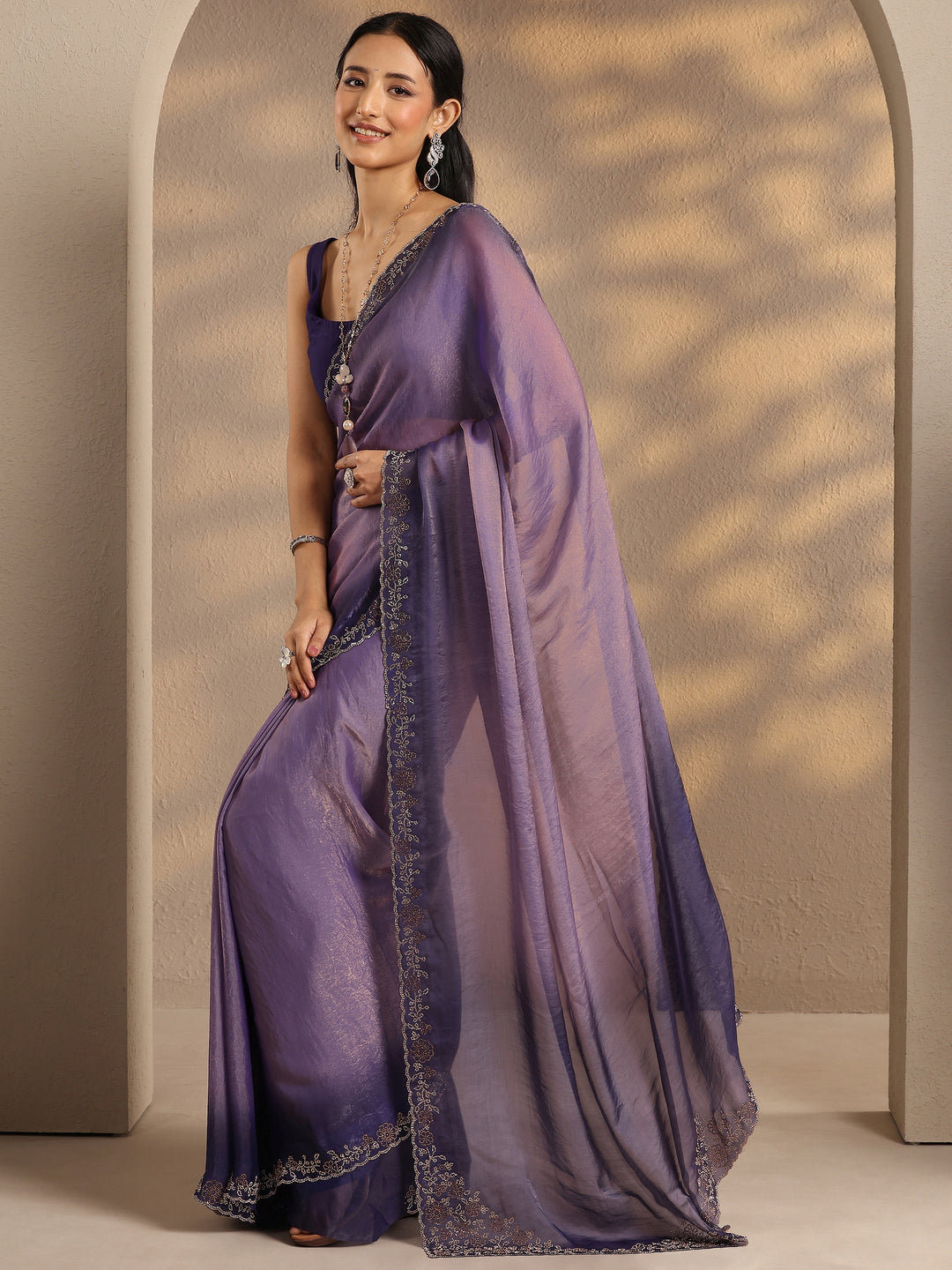 Lavender Solid Silk Blend Saree With Unstitched Blouse Piece