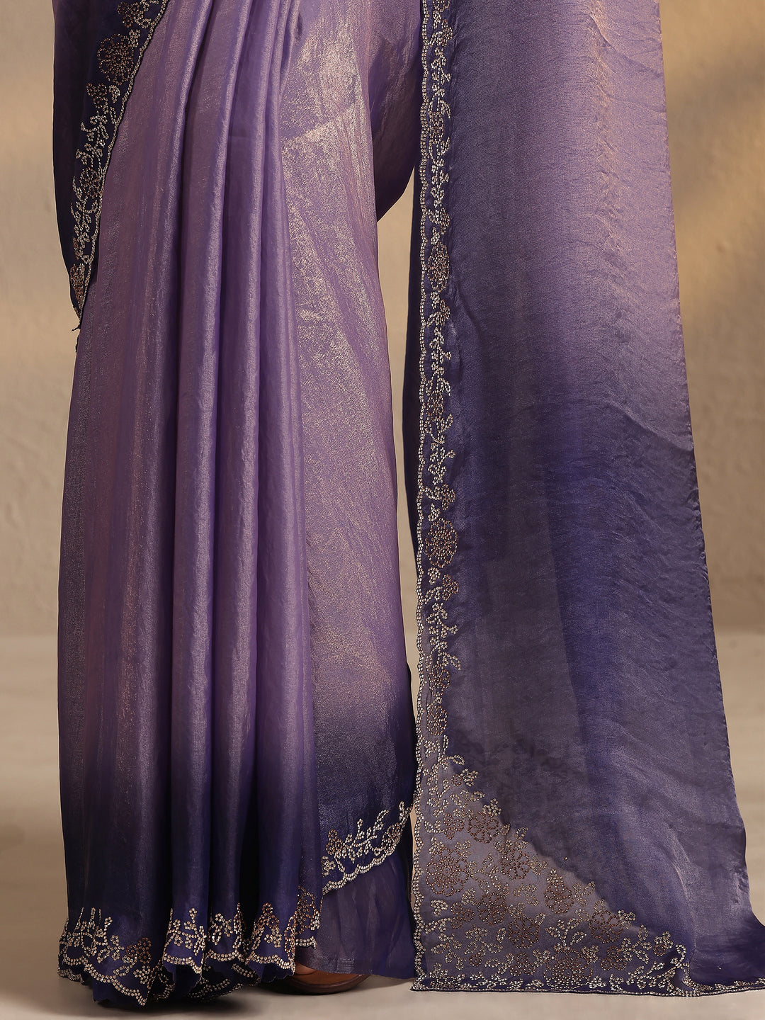 Lavender Solid Silk Blend Saree With Unstitched Blouse Piece