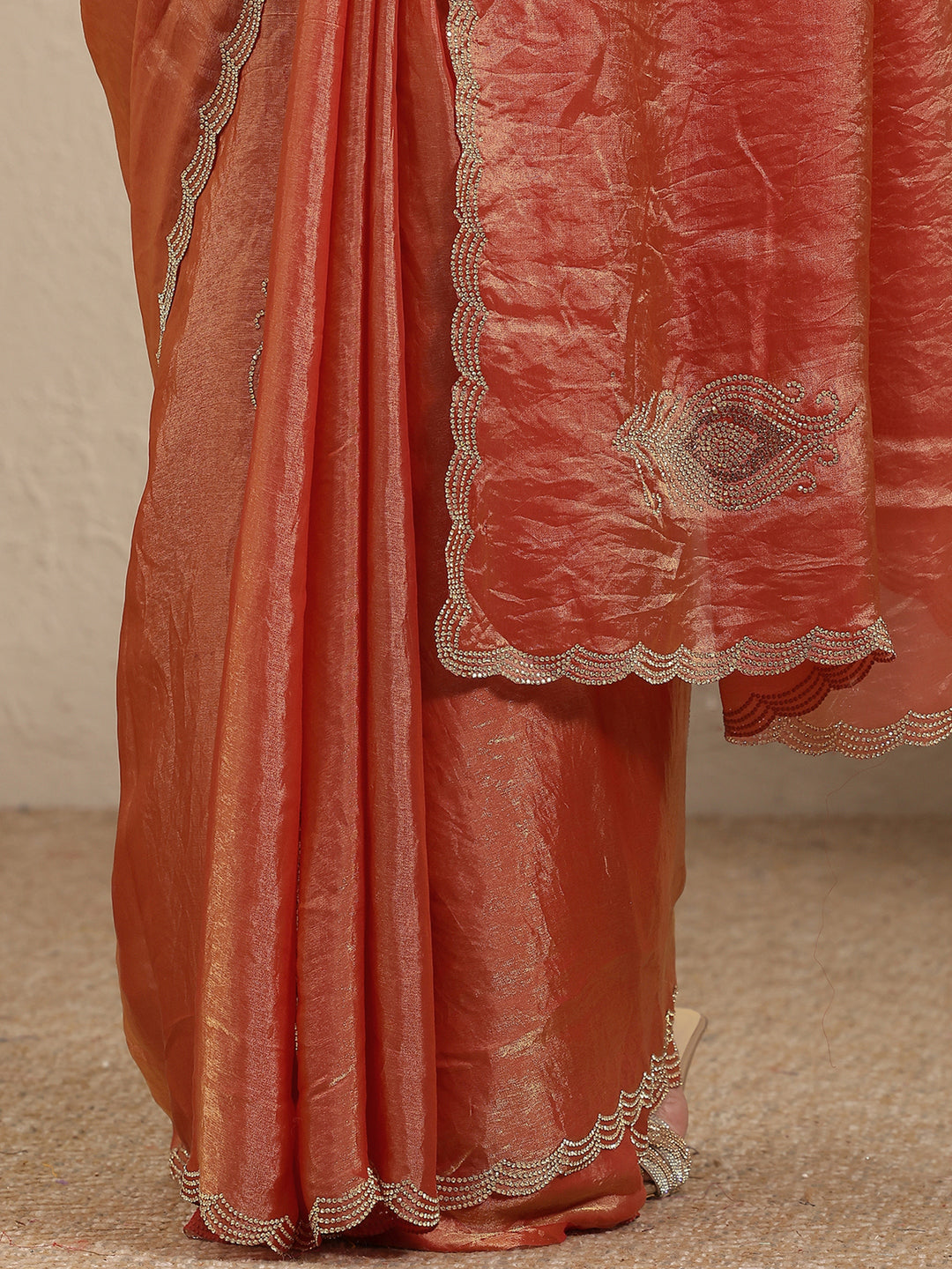 Coral Embellished Silk Blend Saree With Unstitched Blouse Piece