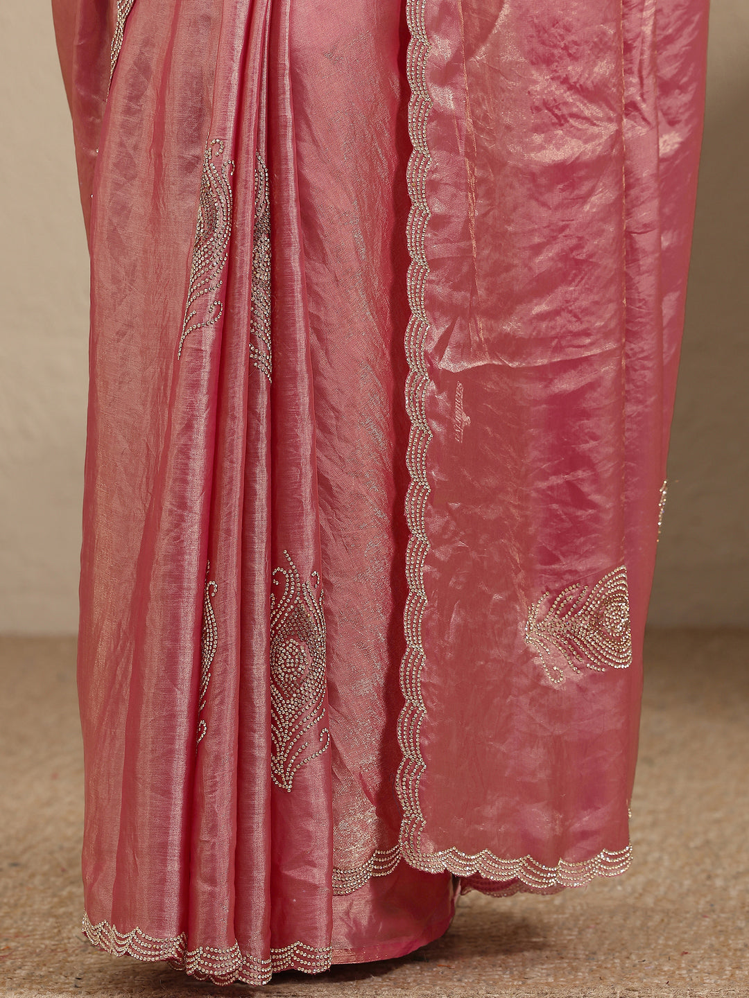 Pink Embellished Silk Blend Saree With Unstitched Blouse Piece