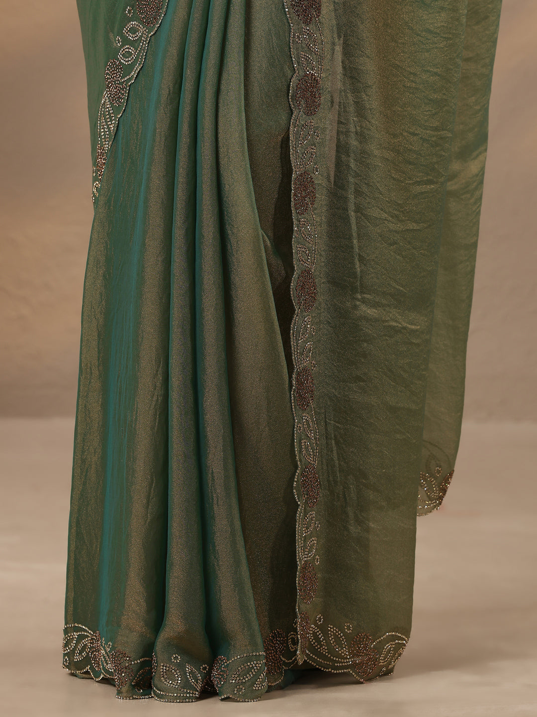 Green Embellished Silk Blend Saree With Unstitched Blouse Piece