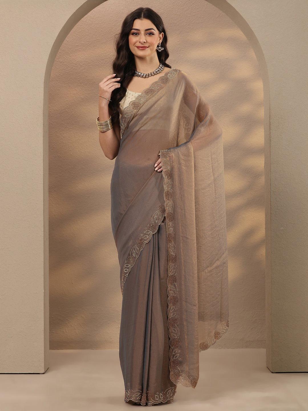 Green Solid Silk Blend Saree With Unstitched Blouse Piece