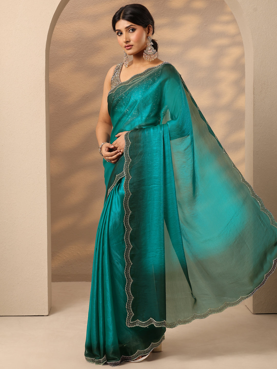 Teal Solid Silk Blend Saree With Unstitched Blouse Piece