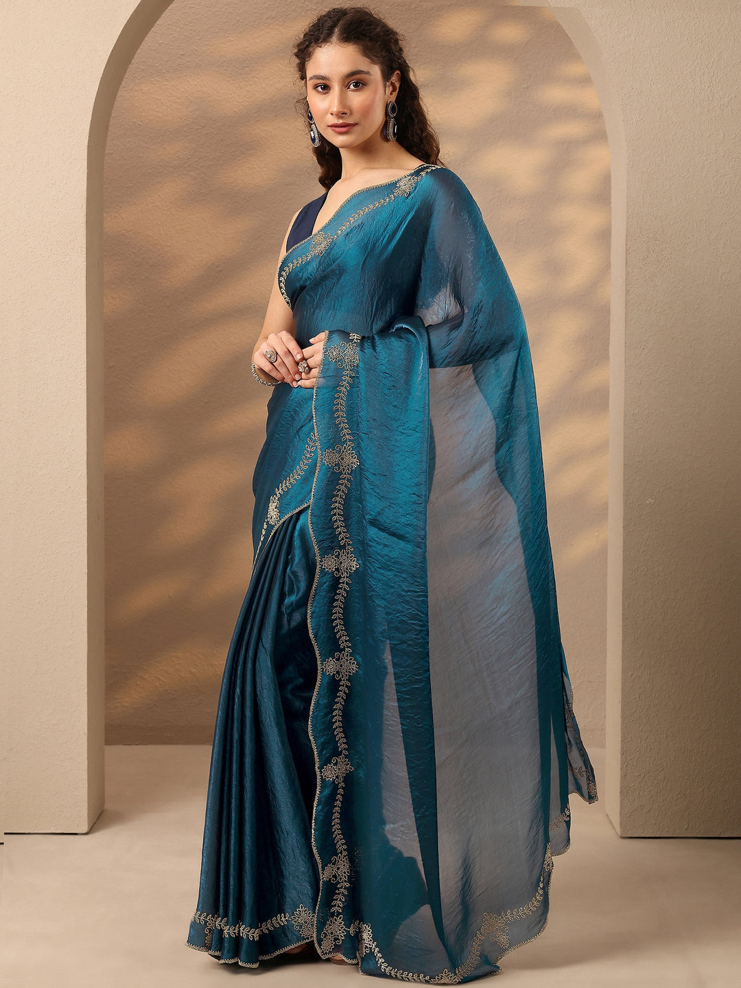 Teal Solid Silk Blend Saree With Unstitched Blouse Piece
