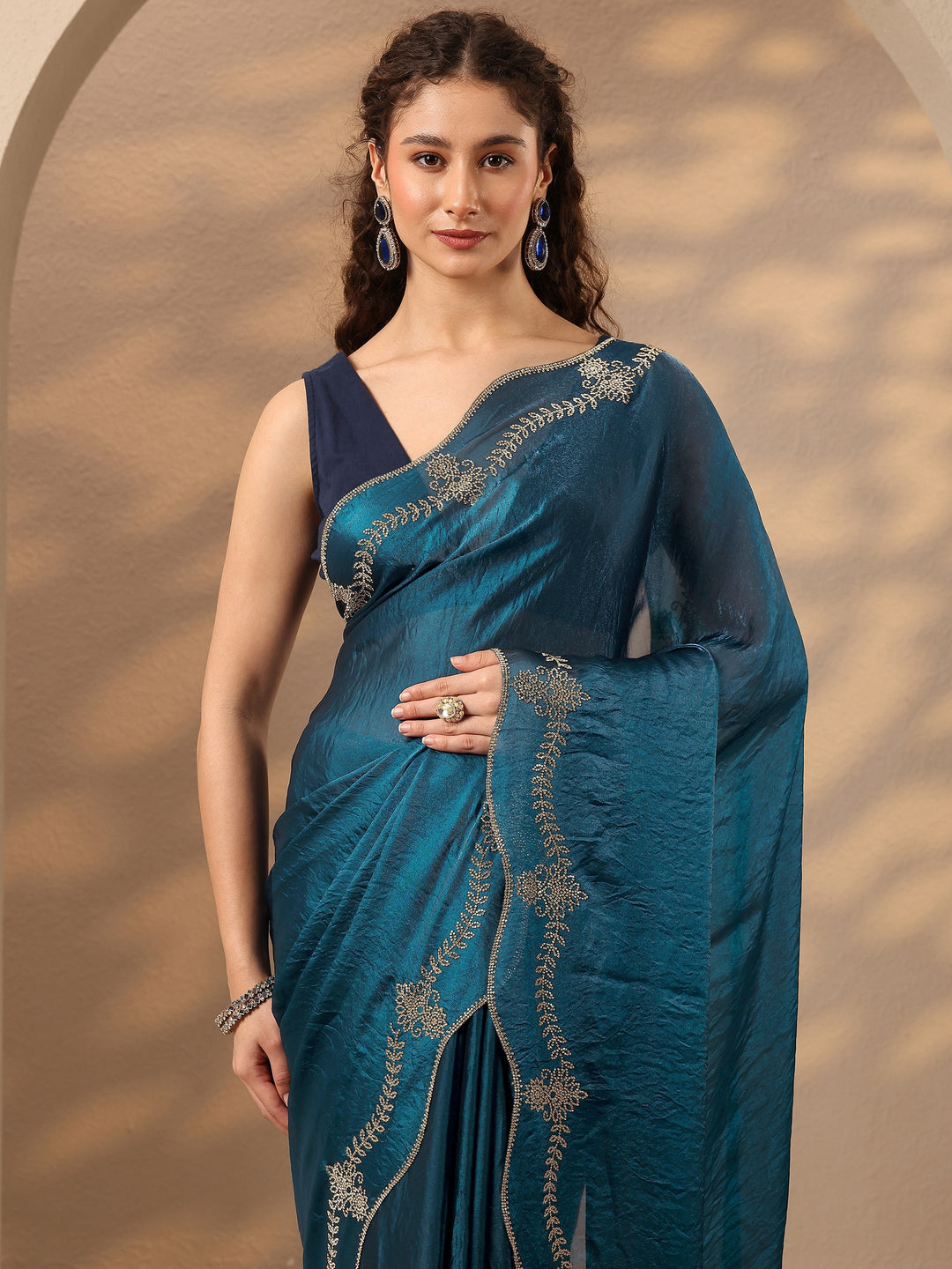 Teal Solid Silk Blend Saree With Unstitched Blouse Piece