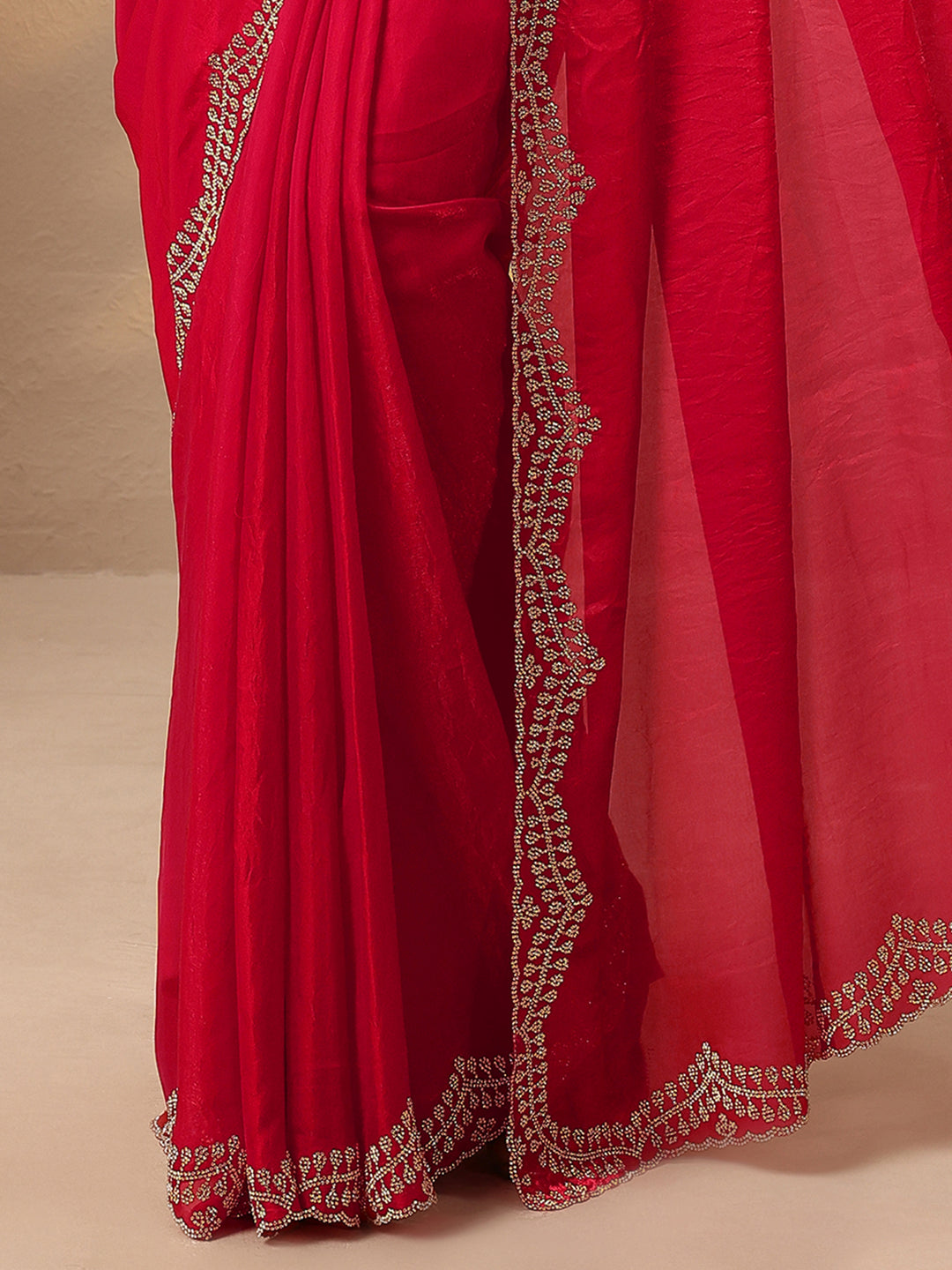 Red Solid Silk Blend Saree With Unstitched Blouse Piece
