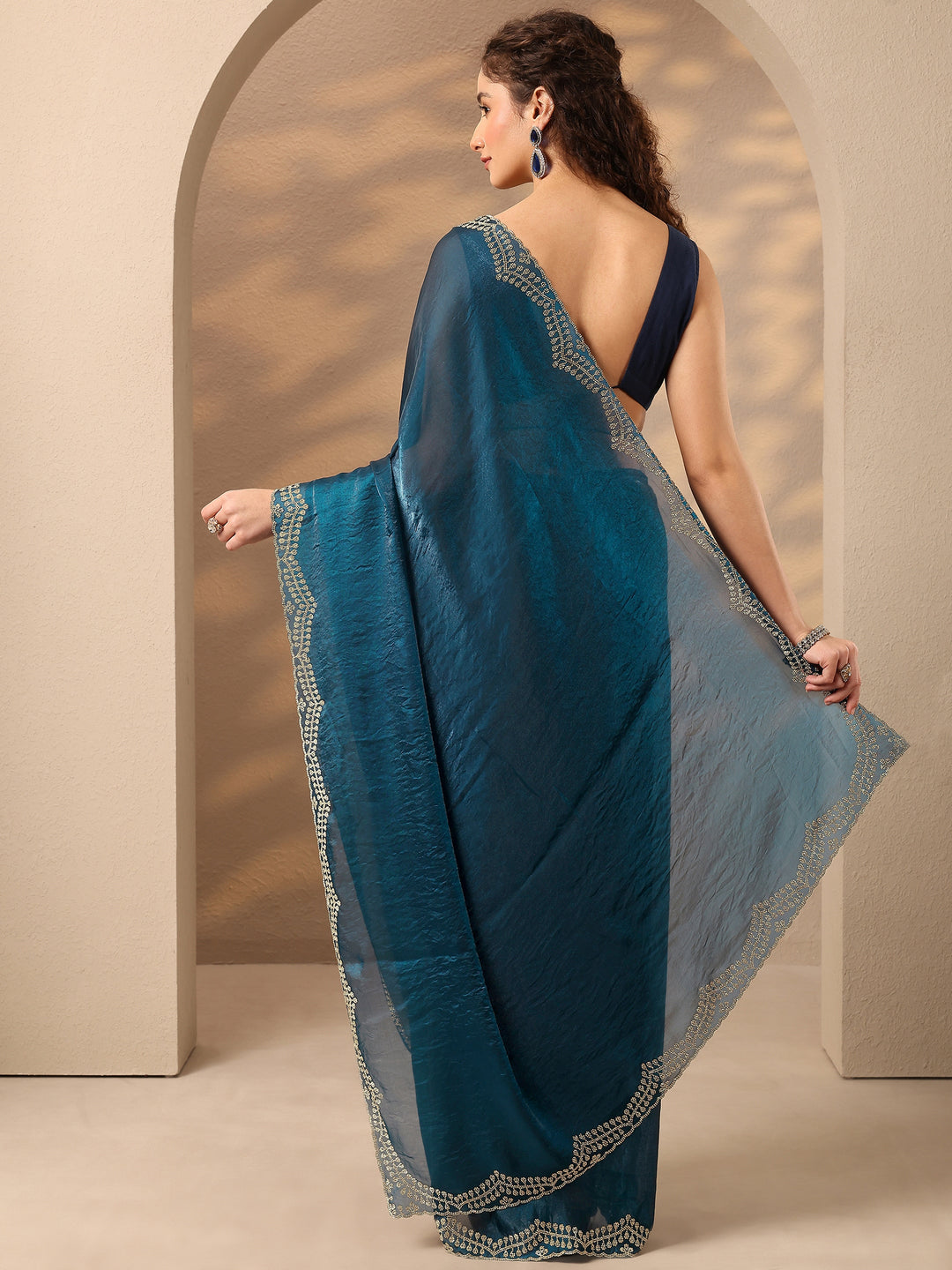 Teal Solid Silk Blend Saree With Unstitched Blouse Piece