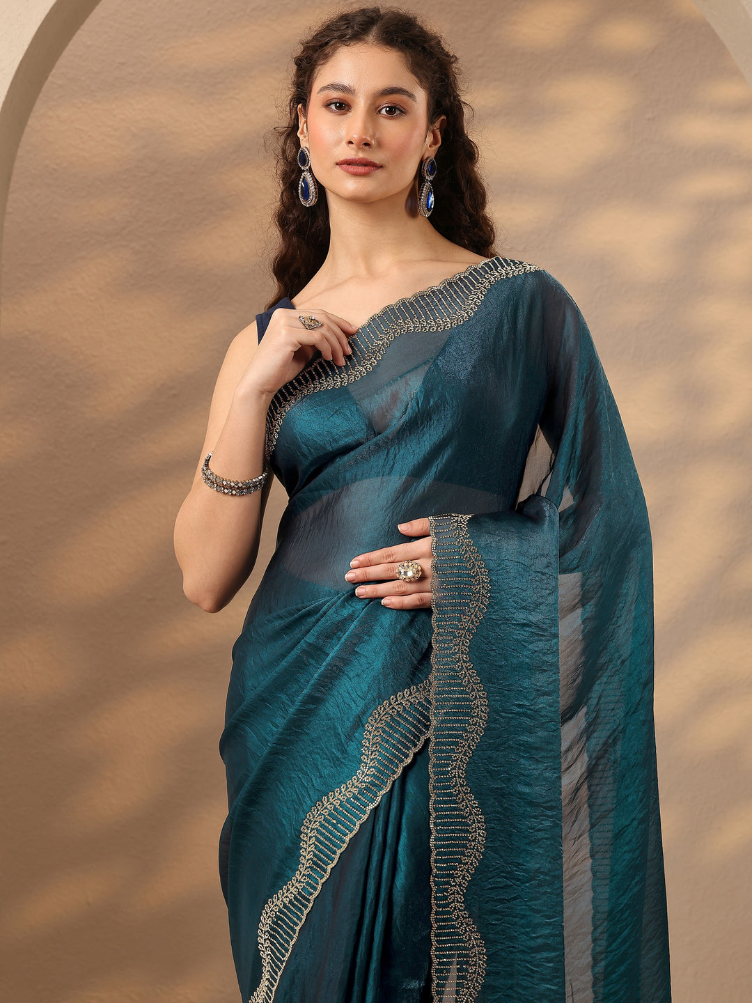 Teal Solid Silk Blend Saree With Unstitched Blouse Piece