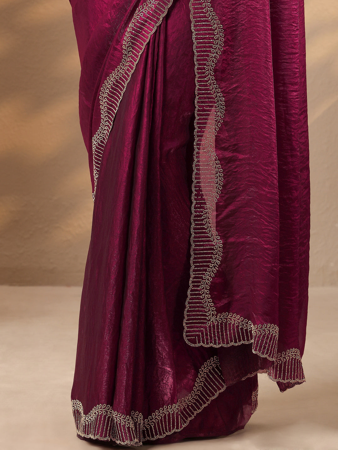 Maroon Solid Silk Blend Saree With Unstitched Blouse Piece