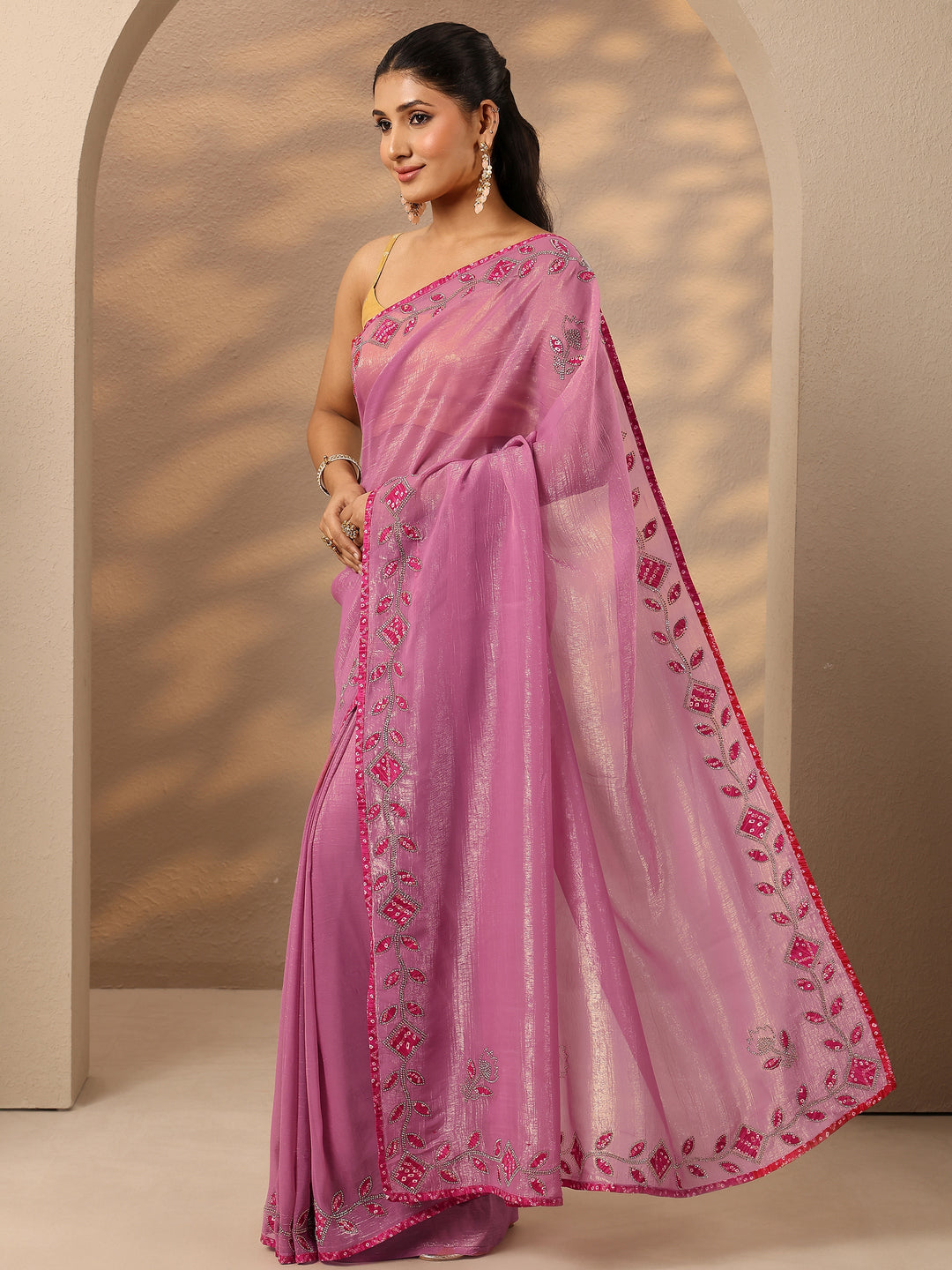 Pink Embellished Silk Blend Saree With Unstitched Blouse Piece