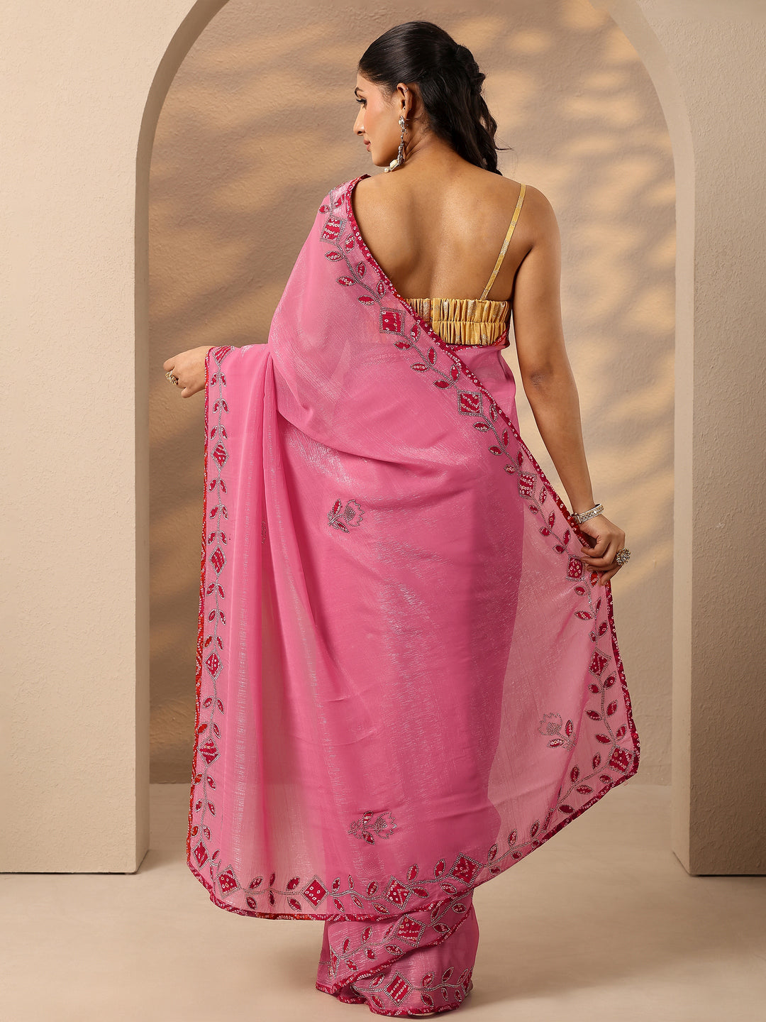 Pink Embellished Silk Blend Saree With Unstitched Blouse Piece