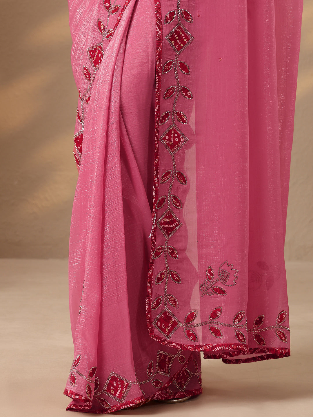 Pink Embellished Silk Blend Saree With Unstitched Blouse Piece