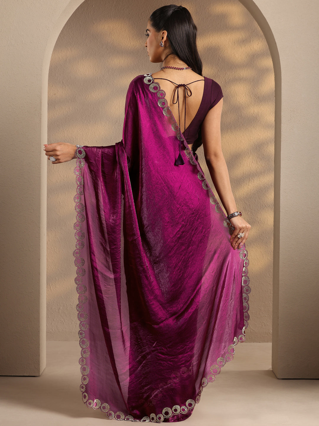 Magenta Solid Silk Blend Saree With Unstitched Blouse Piece