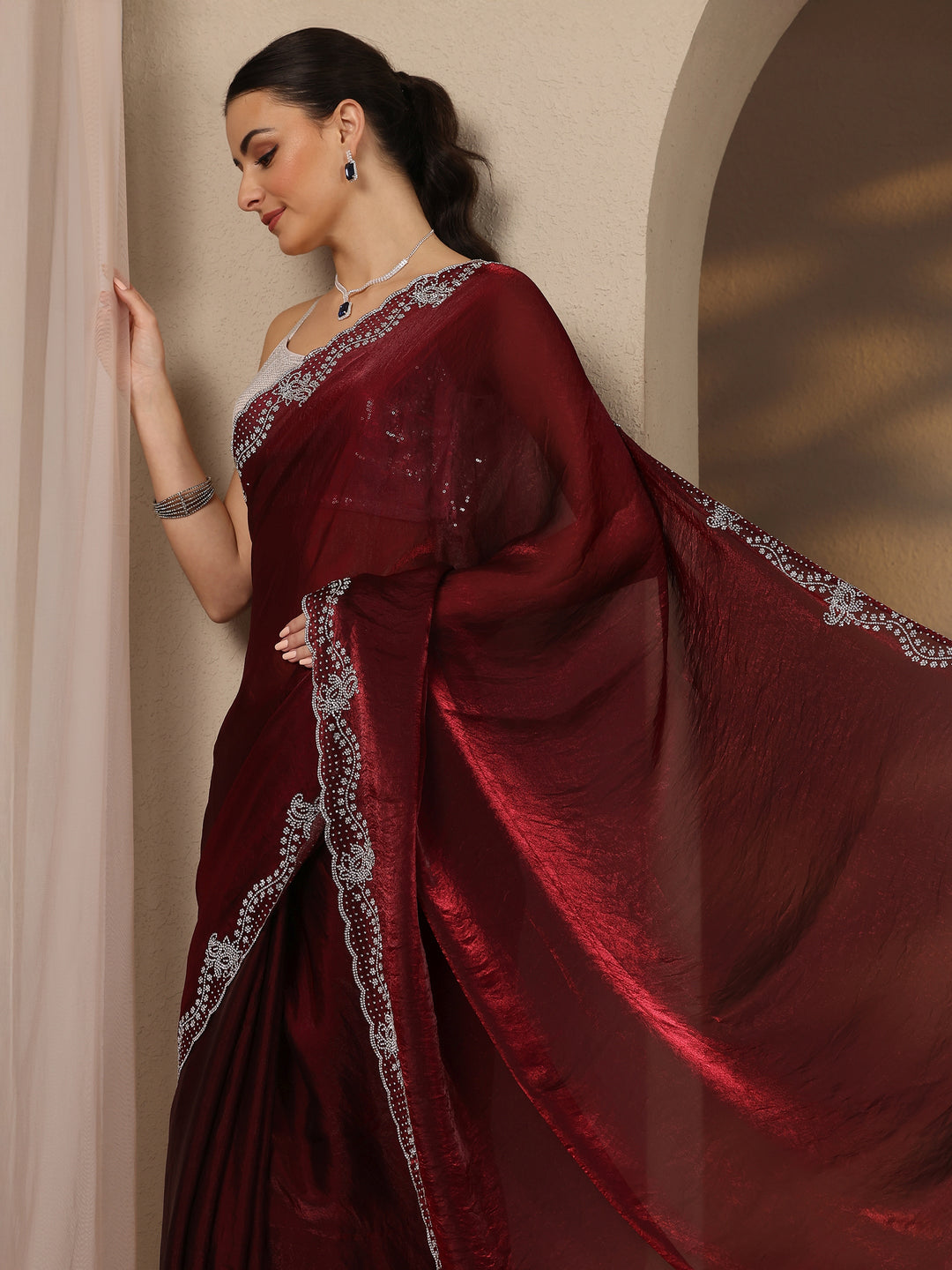 Burgundy Solid Silk Blend Saree With Unstitched Blouse Piece